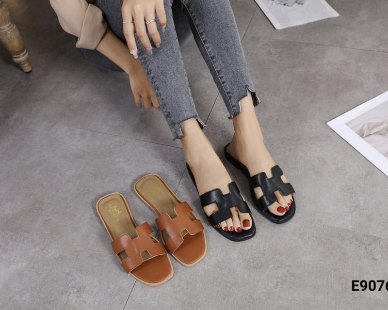 Sandal Hermes Oran Ironic H Hermes Style Women's Sandal E9076 Semi Premium (Kode: SHE150)