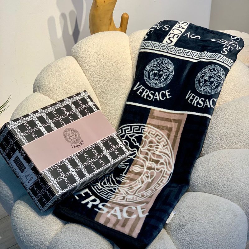 Selimut Versace Signature Blanket SS24 11 Semi Premium (Kode: VER116)