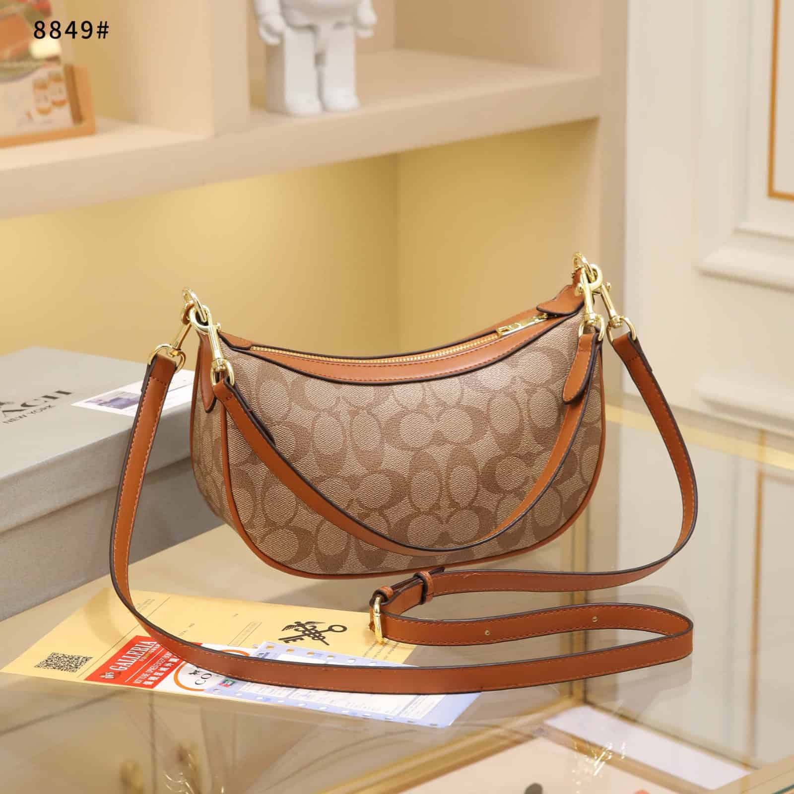 レディース Coach Hobo Semi shoulderbag Signature