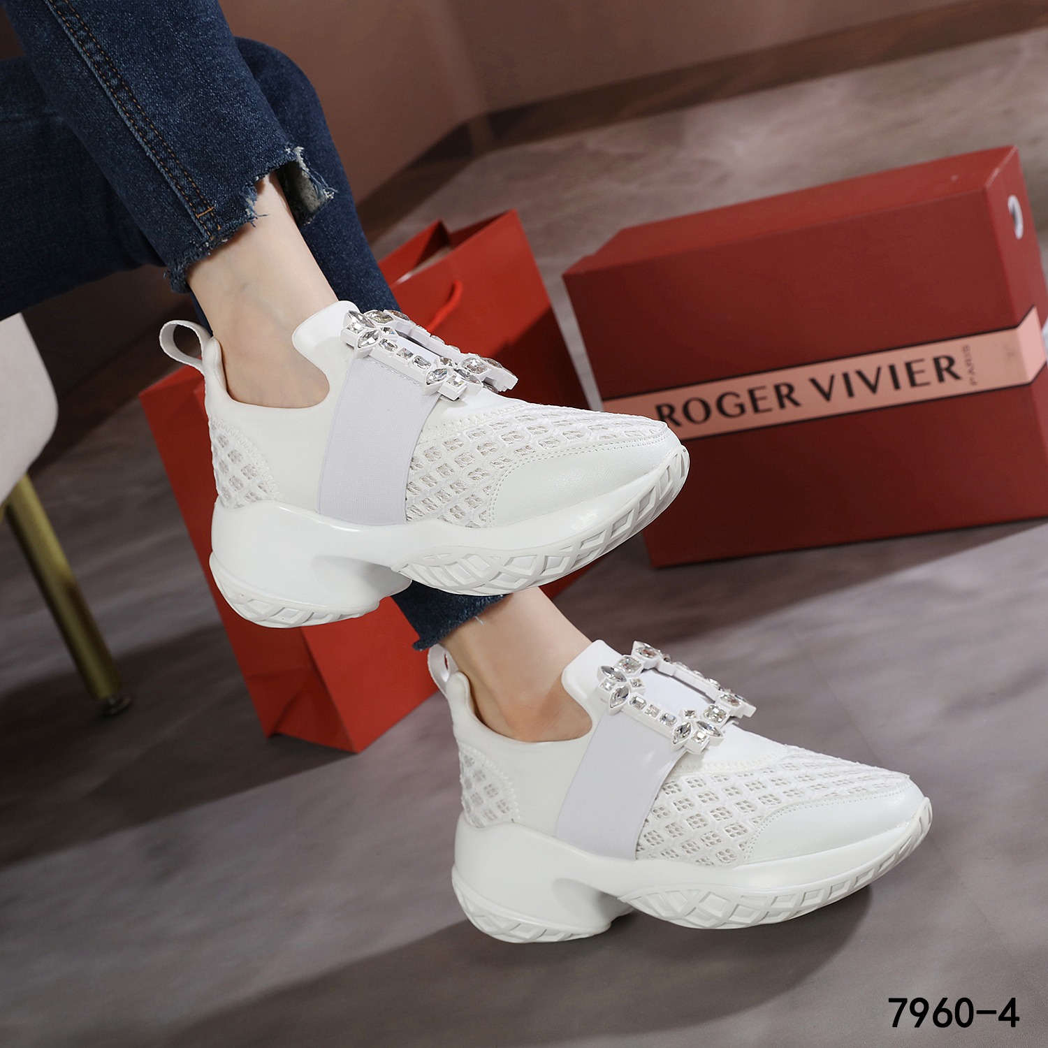 送料関税込♪【Roger Vivier】Viv run sneakers Roger Vivier VIV RUN(ロジェ・ヴィヴィエ ヴィヴラン) - 海外