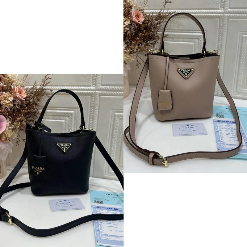 PRADA ミュール 本革 エナメル スクエアトゥ バックストラップ
