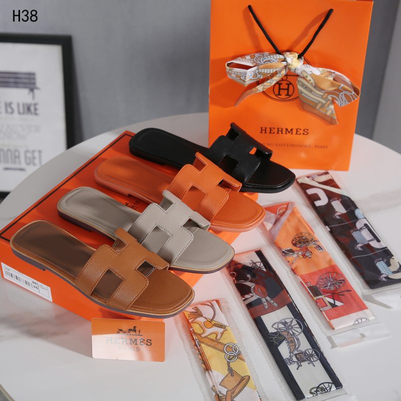 Sandal Hermes H38 Oran Syal Sandal Platinum (Kode: SHE322)