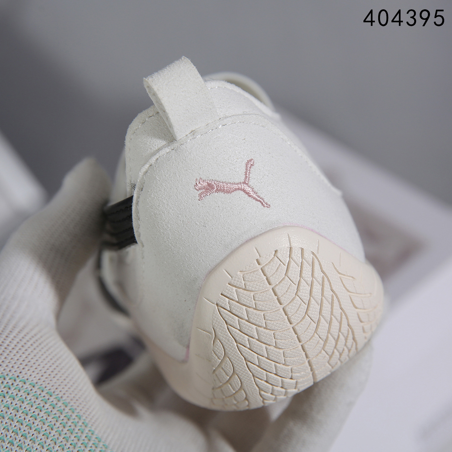 Sepatu Puma 404395 Speedcat Ballet X ROSÉ Semi Platinum (Kode: SPM026)