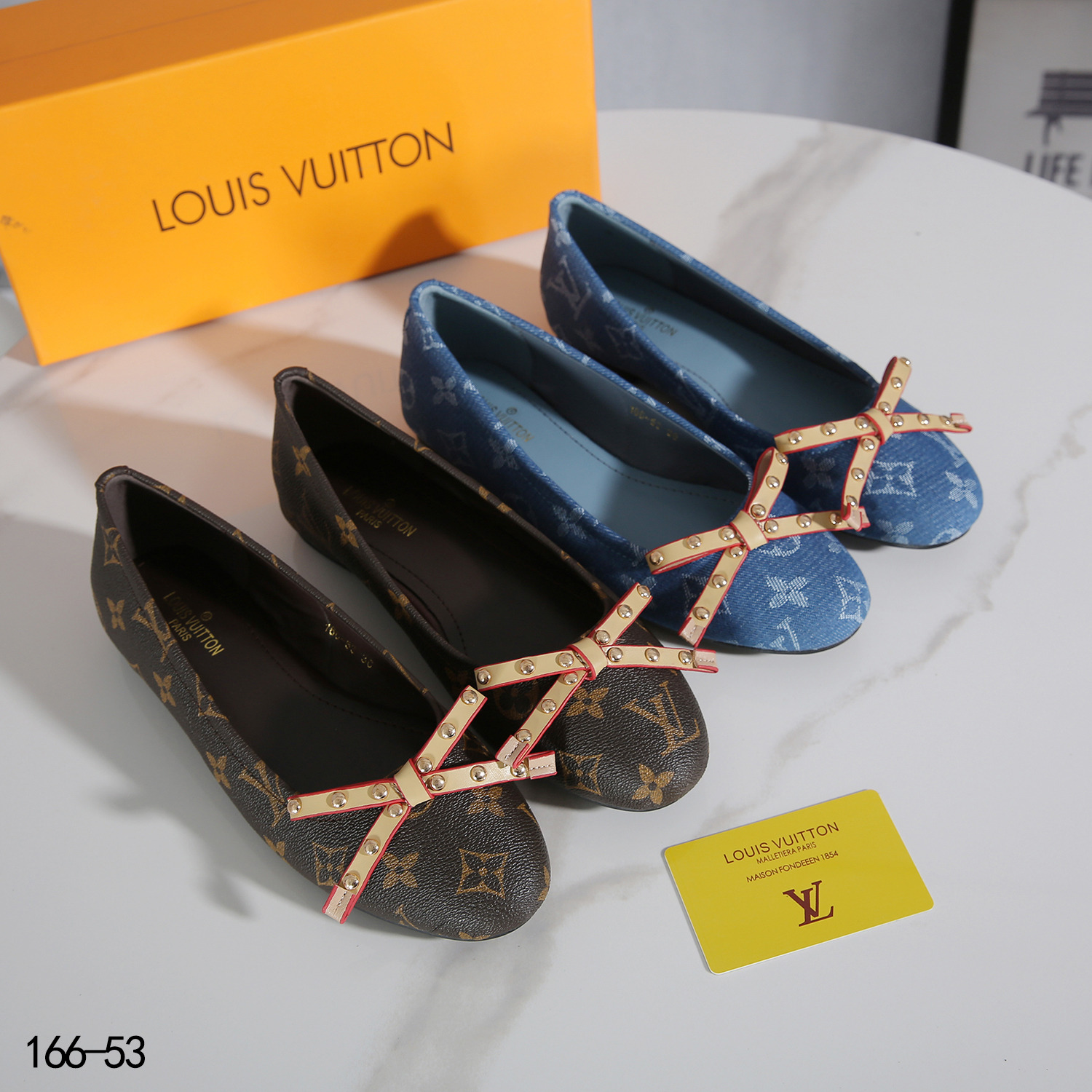 Sepatu LV 166-53 Louis Vuitton Flatshoes Platinum (Kode: SLV431)