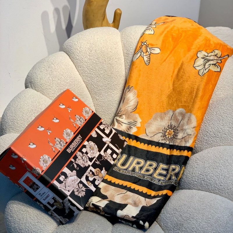 Selimut Burberry Black Orange Blanket 16 VIP Grade 1:1 (Kode: SMT019)
